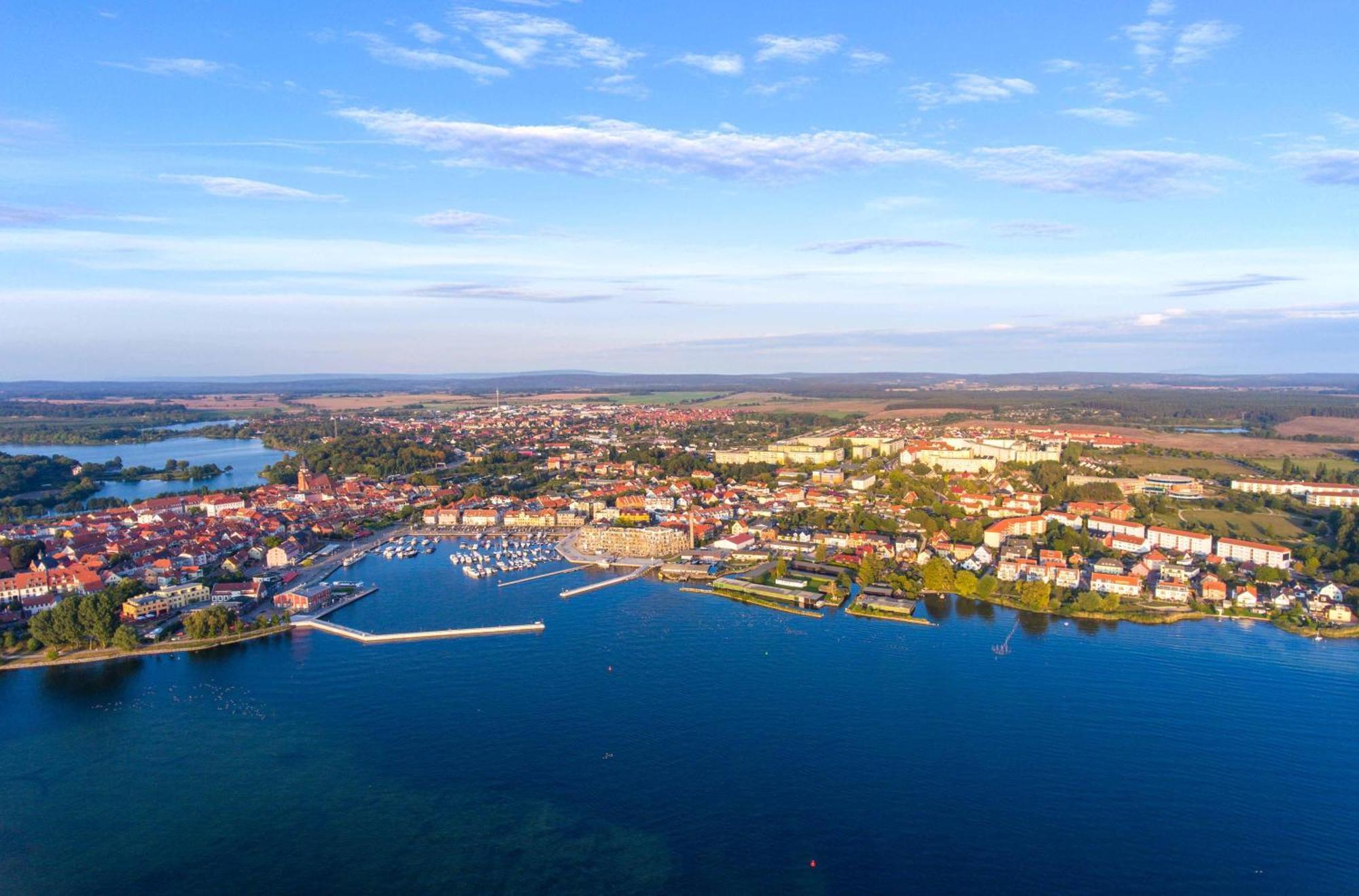 Ferienwohnungen Am Mueritzer Hafen Варен Екстериор снимка