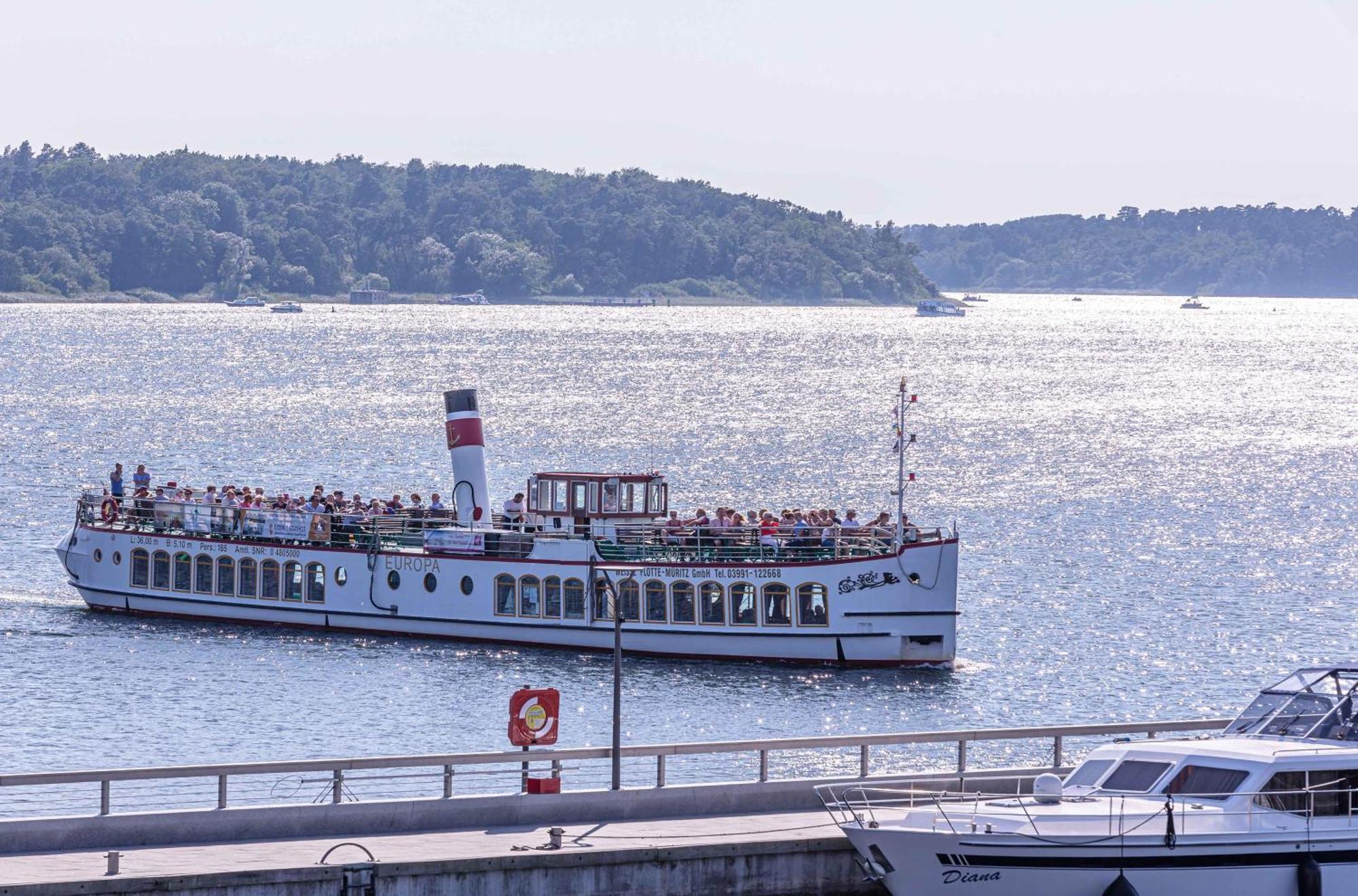 Ferienwohnungen Am Mueritzer Hafen Варен Екстериор снимка